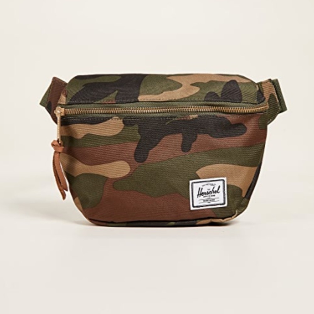 Herschel Fifteen Fanny Pack/belt bag in woodland camo